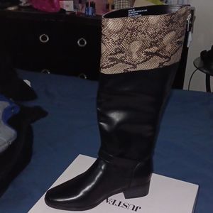 JUST FAB SIZE 7 BLACK AND SNAKE SKIN KNEE HIGH BOOTS NWT